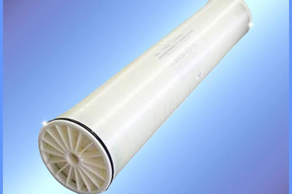 1572398486492648.jpg 反滲透膜設(shè)備的特點(diǎn)和功能